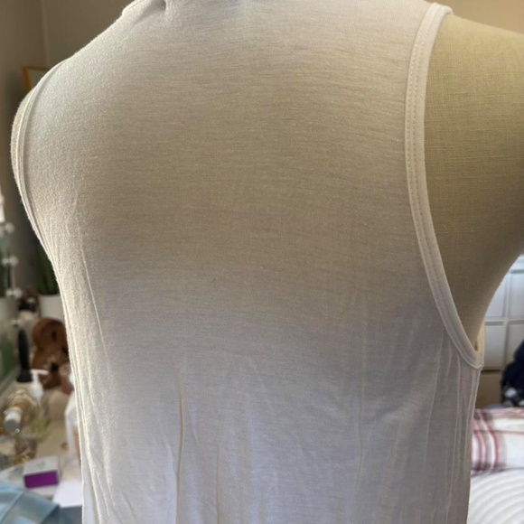 White Active Basic mock neck tank top - Picture 2 of 4
